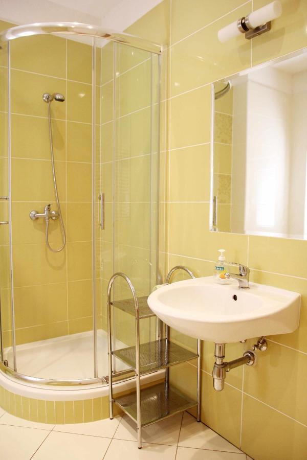 Cerny Kocour Apart Hotel Sarovy ภายนอก รูปภาพ