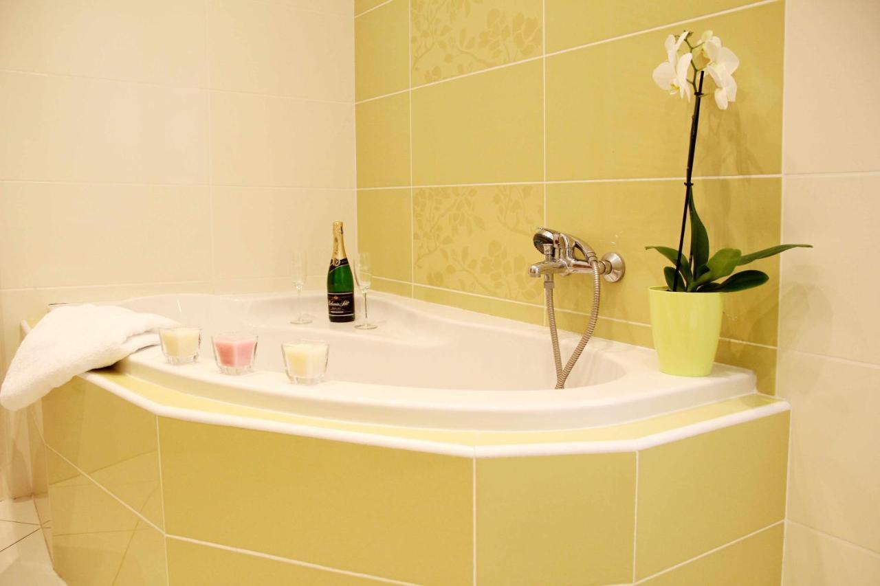 Cerny Kocour Apart Hotel Sarovy ภายนอก รูปภาพ